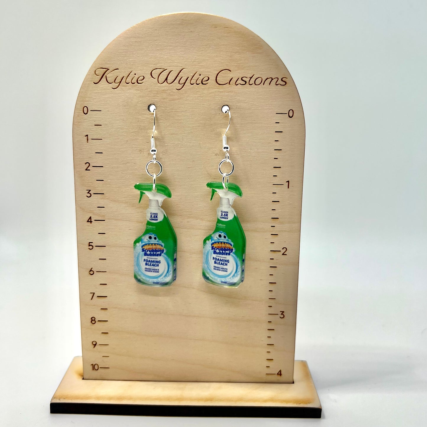 Scrub Spray Earrings
