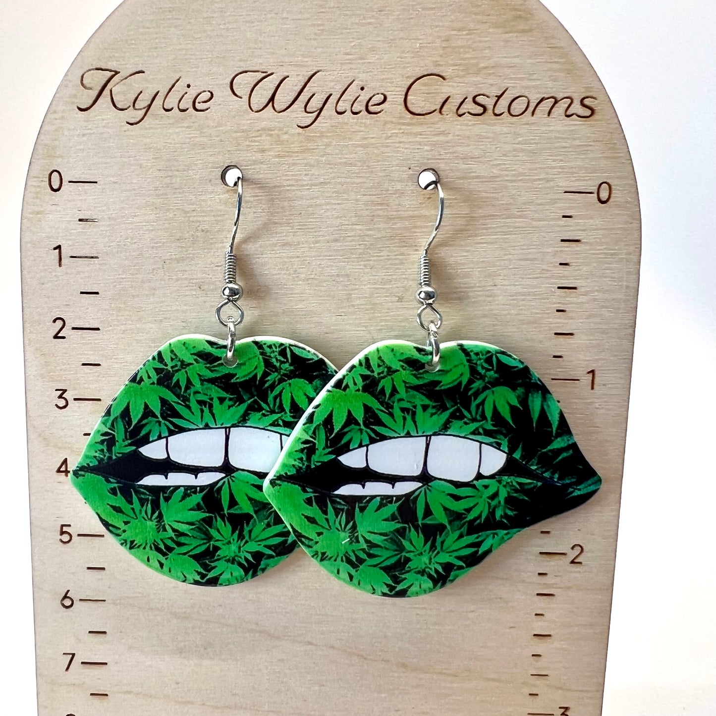 “Pot Lips” Earrings